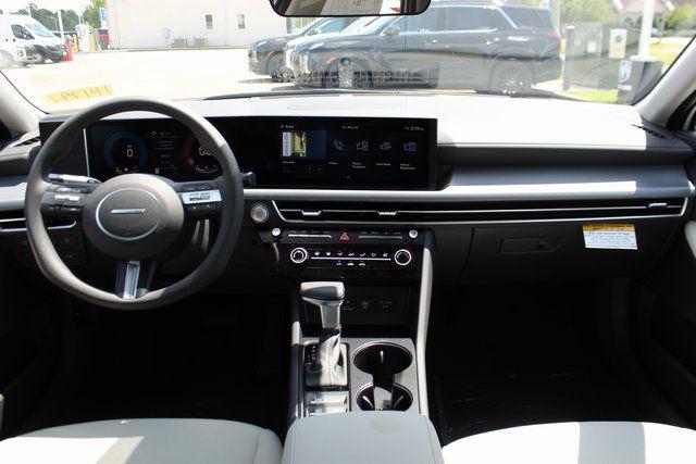 2025 Hyundai Sonata SE - Photo 11