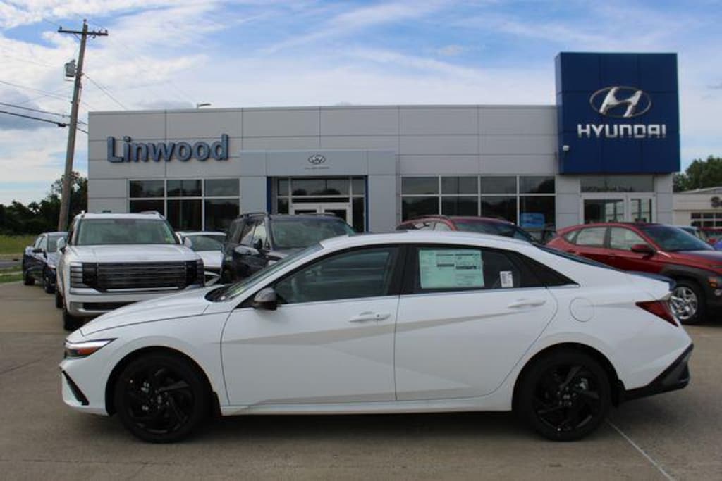 New 2026 Hyundai Elantra SEL Sport Premium Sedan