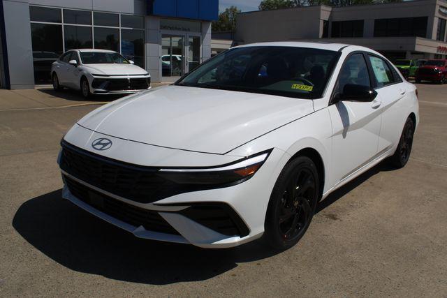 2026 Hyundai Elantra 2.0 SEL Sport Premium's photo