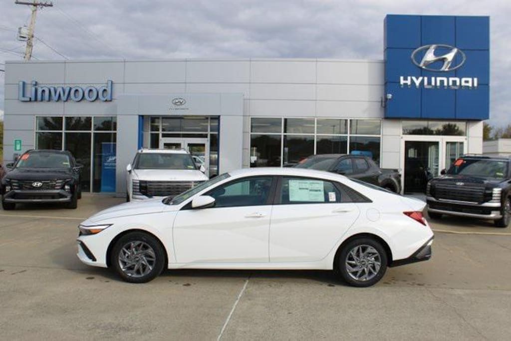 New 2026 Hyundai Elantra Hybrid Blue Sedan