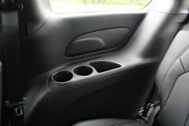 2026 Chrysler Pacifica Select - Photo 31