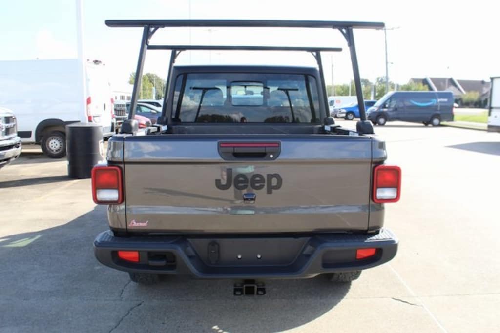 Used 2022 Jeep Gladiator Sport Truck