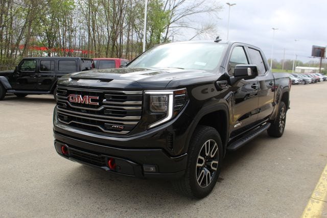 2025 GMC Sierra 4WD Crew Cab Short Box AT4's photo