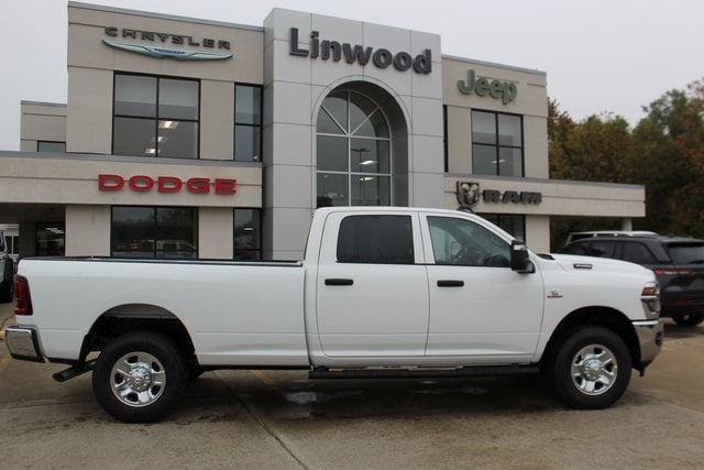 2026 RAM 3500 Tradesman - Photo 5