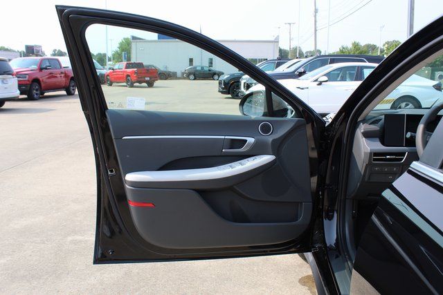 2025 Hyundai Sonata SE - Photo 8