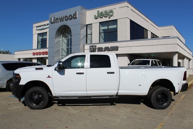 2026 Ram 3500 Tradesman photo 2