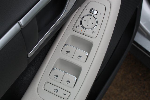 2025 Hyundai Sonata SE - Photo 8
