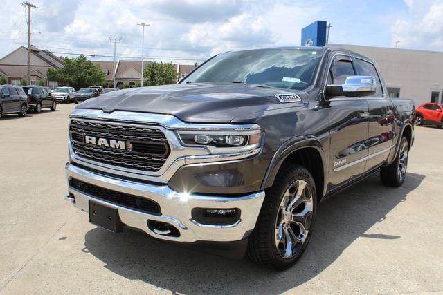2022 RAM 1500 Limited 4x4 Crew Cab 5'7's photo
