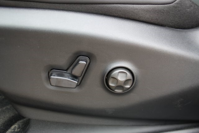 2026 Chrysler Pacifica Select - Photo 11