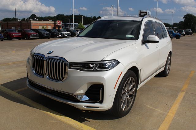 2022 BMW X7 xDrive40i's photo