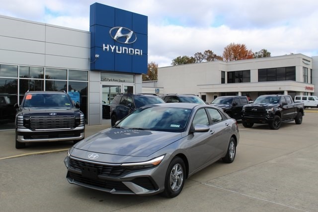 2024 Hyundai Elantra SE