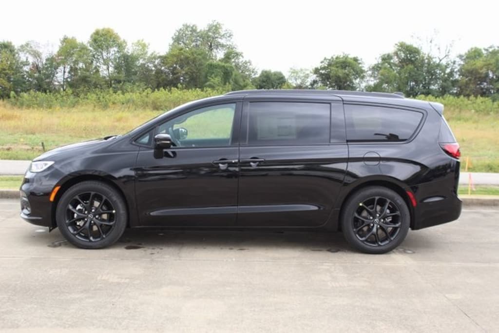 New 2026 Chrysler Pacifica Select Passenger Van