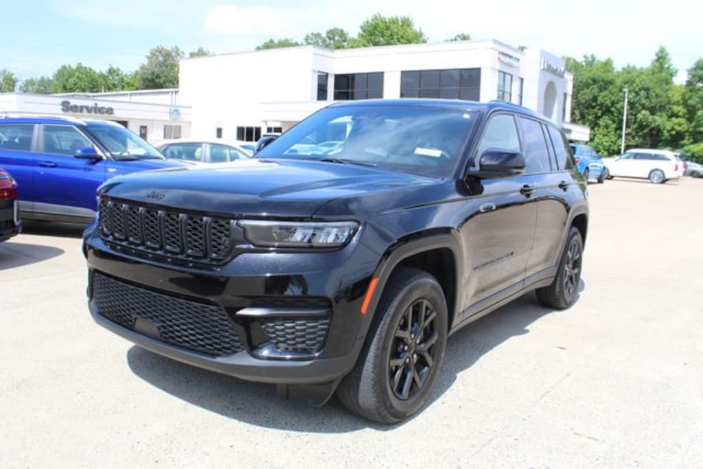 Used 2024 Jeep Grand Cherokee Altitude SUV