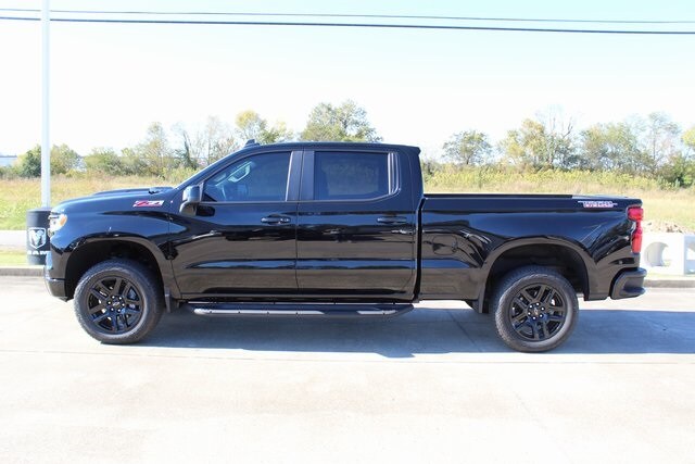 2025 Chevrolet Silverado 1500 LT Trail Boss photo 2