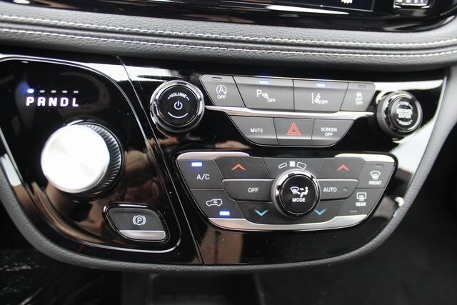 2026 Chrysler Pacifica Select - Photo 21