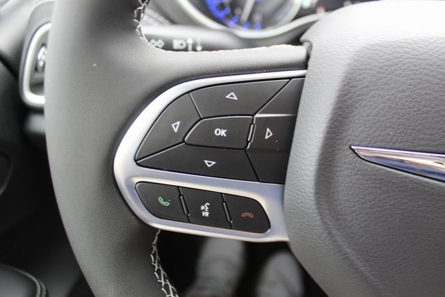2026 Chrysler Pacifica Select - Photo 14