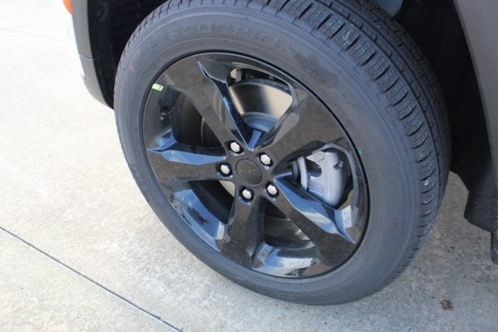 New 2025 Jeep Grand Cherokee L Limited Sport Utility