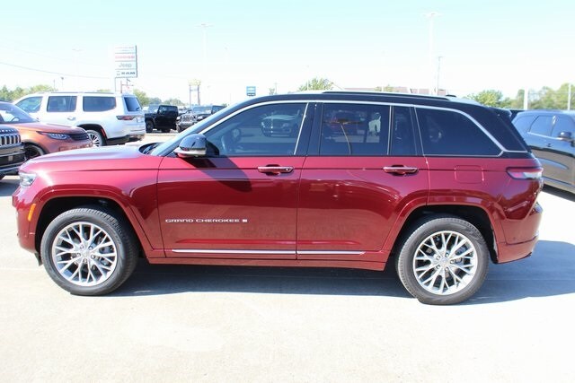 2024 Jeep Grand Cherokee Summit photo 2