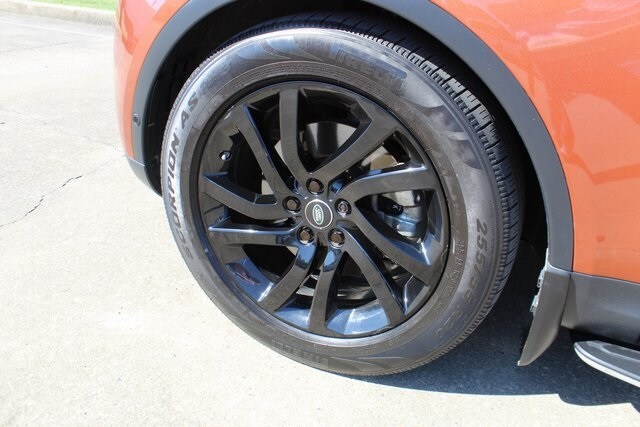 2019 Land Rover Discovery SE photo 3