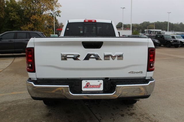 2026 RAM 3500 Tradesman - Photo 4