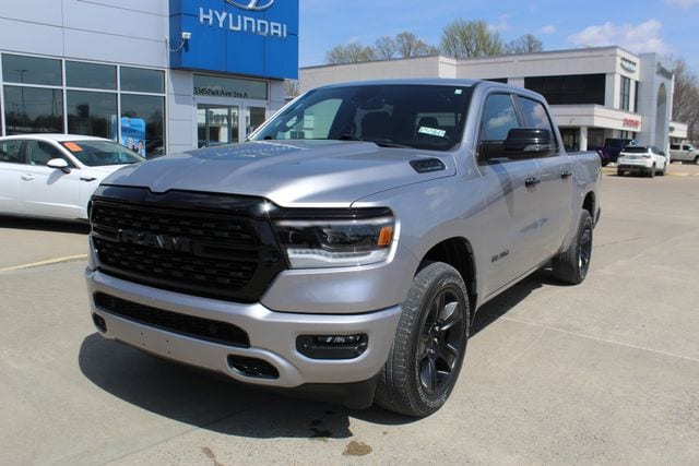 2023 RAM 1500 Big Horn/Lone Star 4x4 Crew Cab 5'7's photo