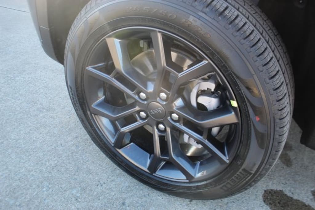 New 2025 Jeep Grand Cherokee Limited Sport Utility