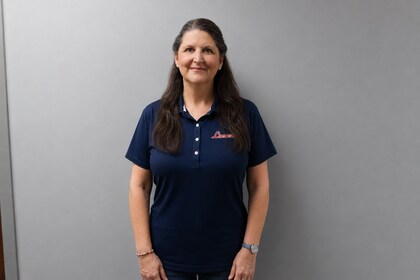 Staff member Angelina Jones from ID_aaa0d4
