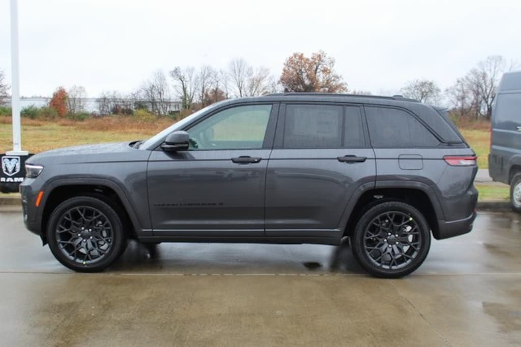 New 2025 Jeep Grand Cherokee Summit Sport Utility