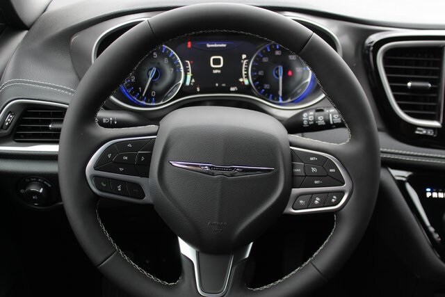2026 Chrysler Pacifica Select - Photo 13