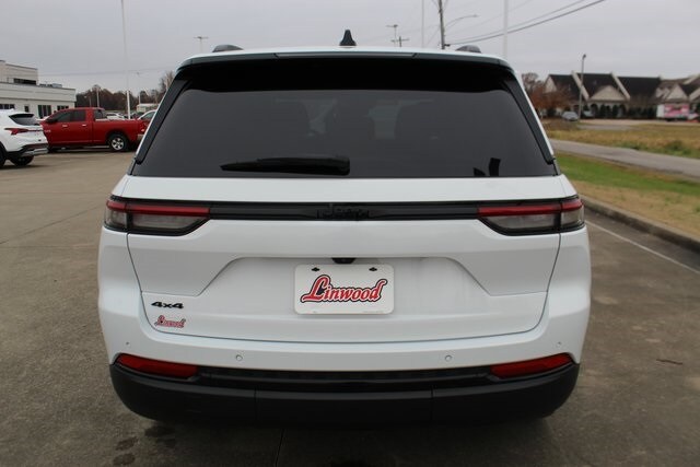 2024 Jeep Grand Cherokee Altitude photo 4