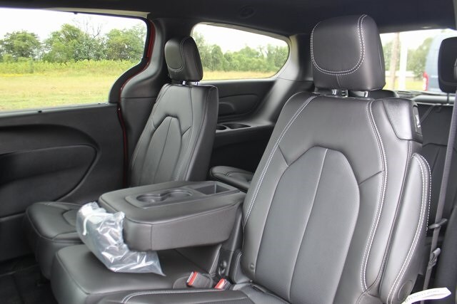 2026 Chrysler Pacifica Select - Photo 29