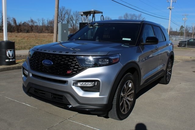 2022 Ford Explorer ST's photo
