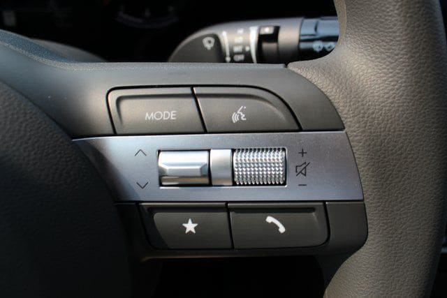 2025 Hyundai Sonata SE - Photo 14