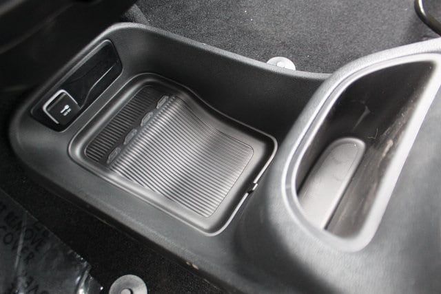 2026 Chrysler Pacifica Select - Photo 23