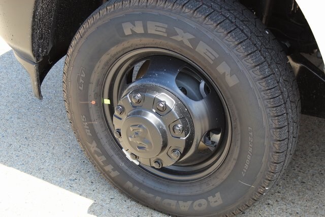 2025 Ram 3500 Tradesman photo 3