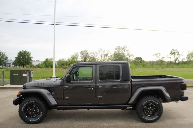 2025 Jeep Gladiator Willys photo 2