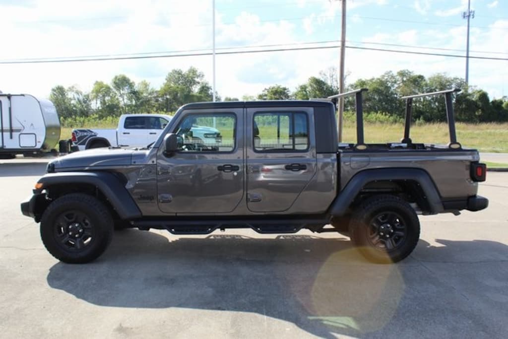 Used 2022 Jeep Gladiator Sport Truck