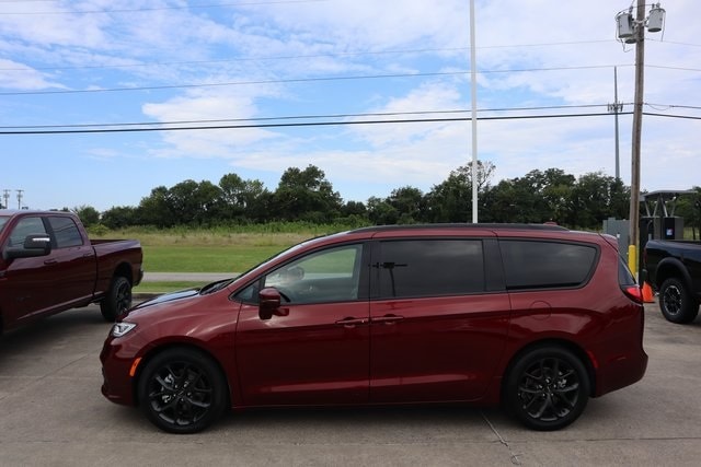 Used 2022 Chrysler Pacifica Limited with VIN 2C4RC1GG6NR195848 for sale in Paducah, KY