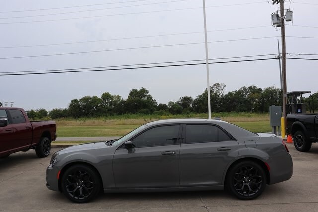 Used 2019 Chrysler 300 Touring with VIN 2C3CCAAG0KH662251 for sale in Paducah, KY