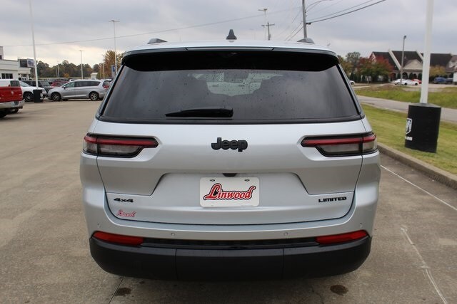 2025 Jeep Grand Cherokee Limited photo 3