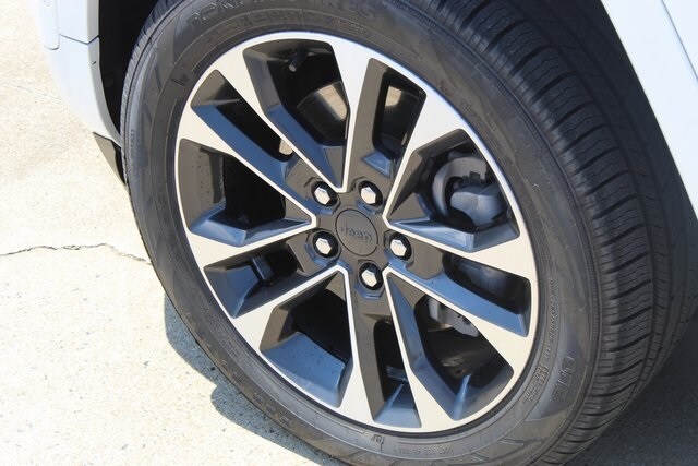 2021 Jeep Grand Cherokee Overland photo 2