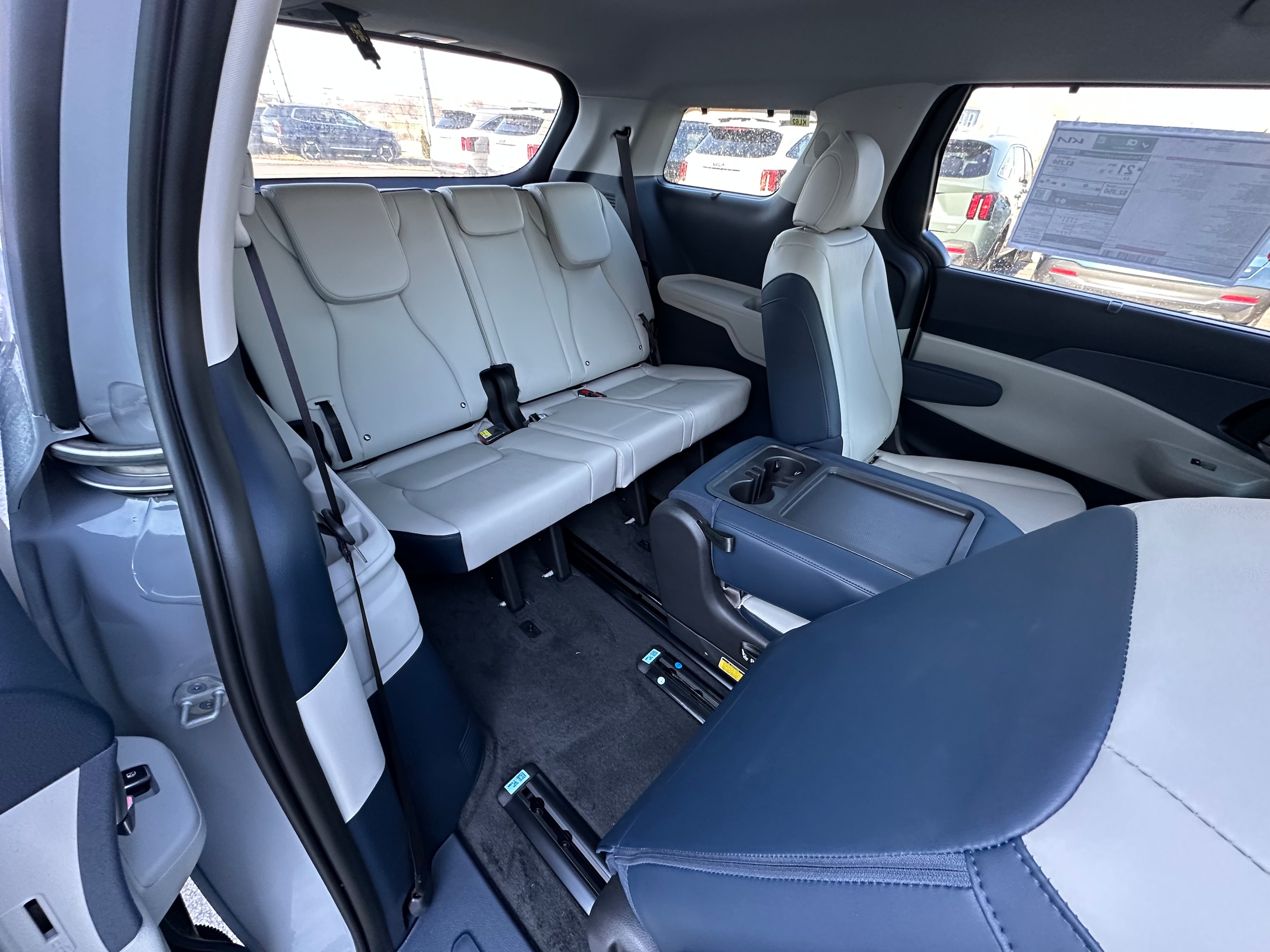 2026 Kia Carnival EX - Photo 27