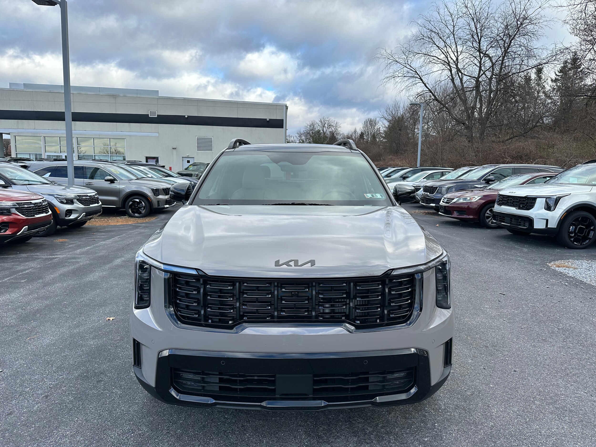 2026 Kia Sorento X-Line SX Prestige photo 2