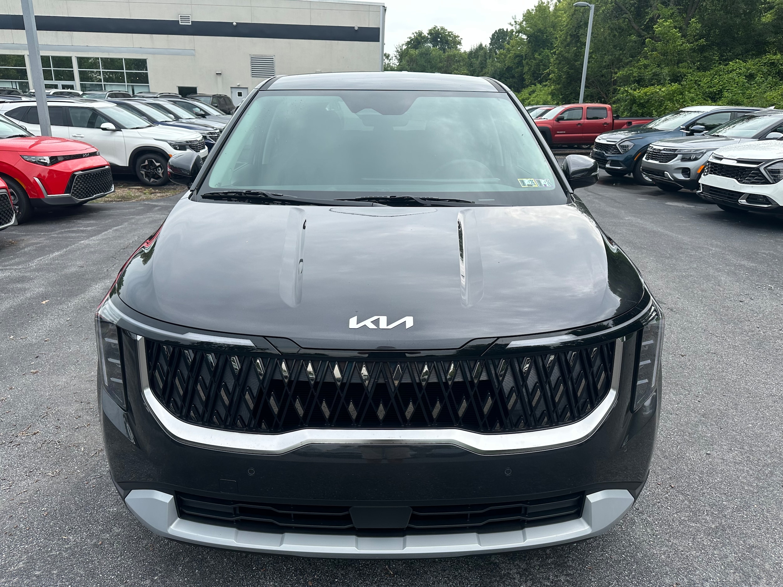 2026 Kia Carnival LXS photo 2