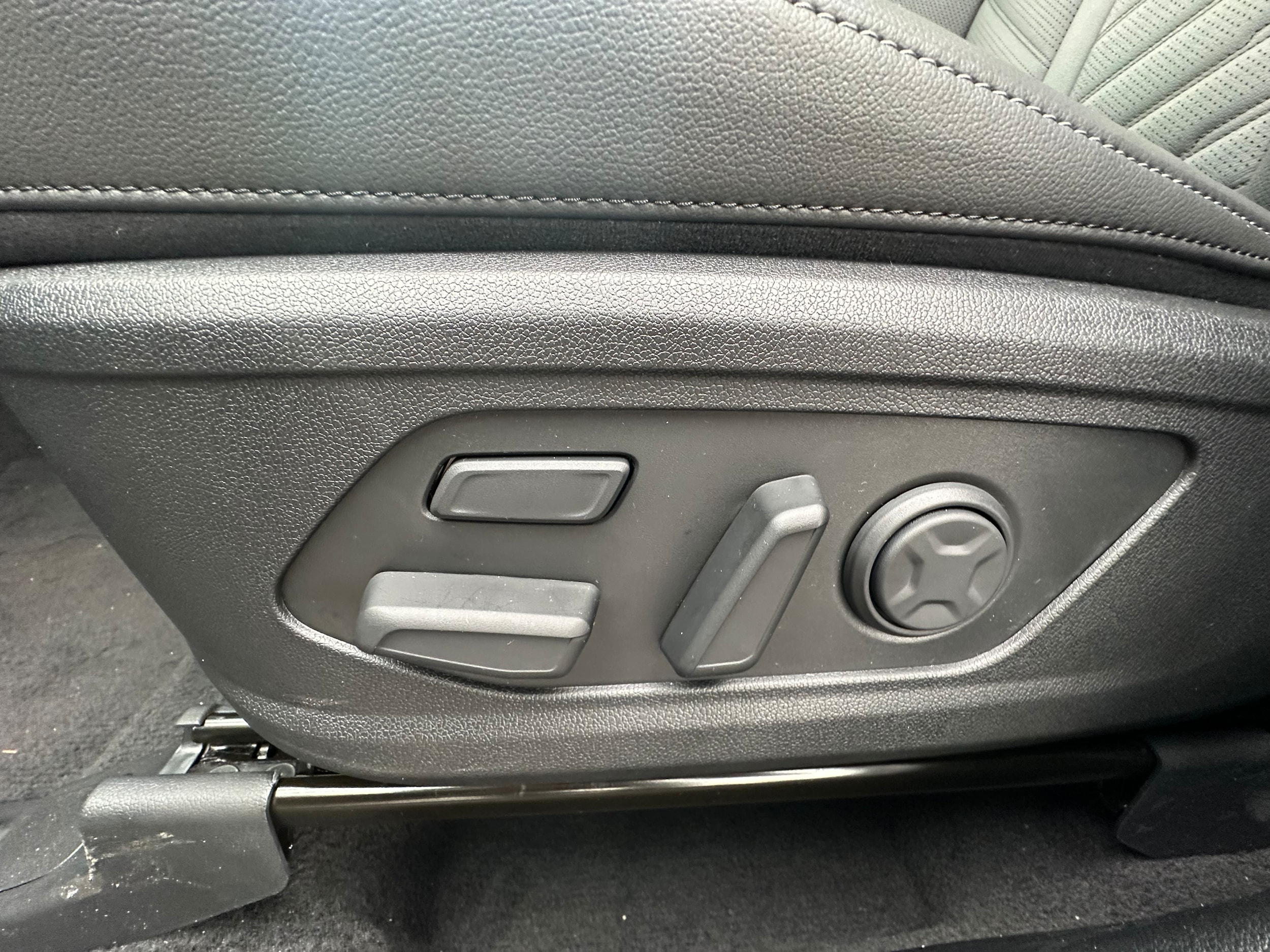2026 Kia Sorento X-Line SX Prestige - Photo 38