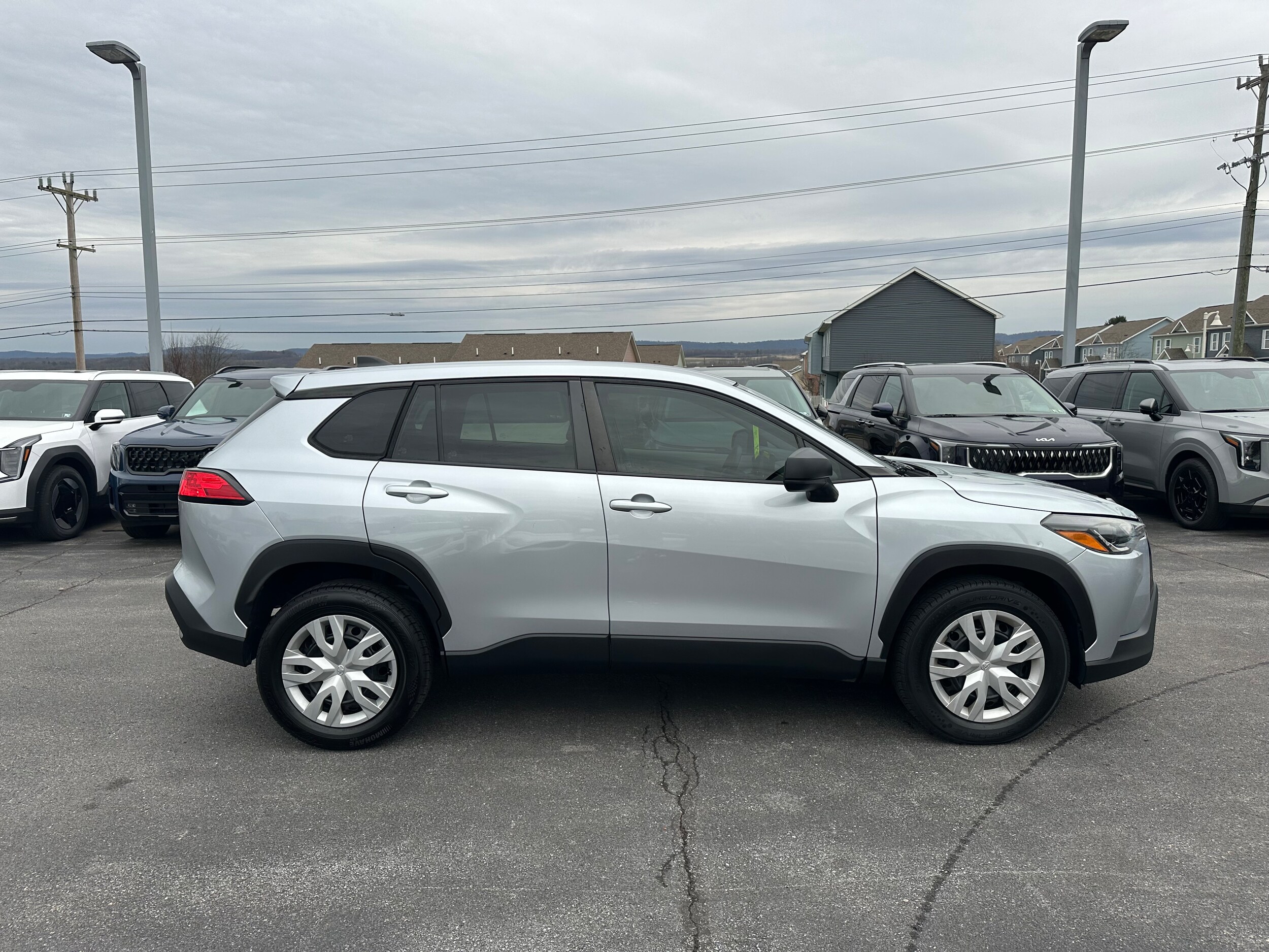 2022 Toyota Corolla Cross L photo 4