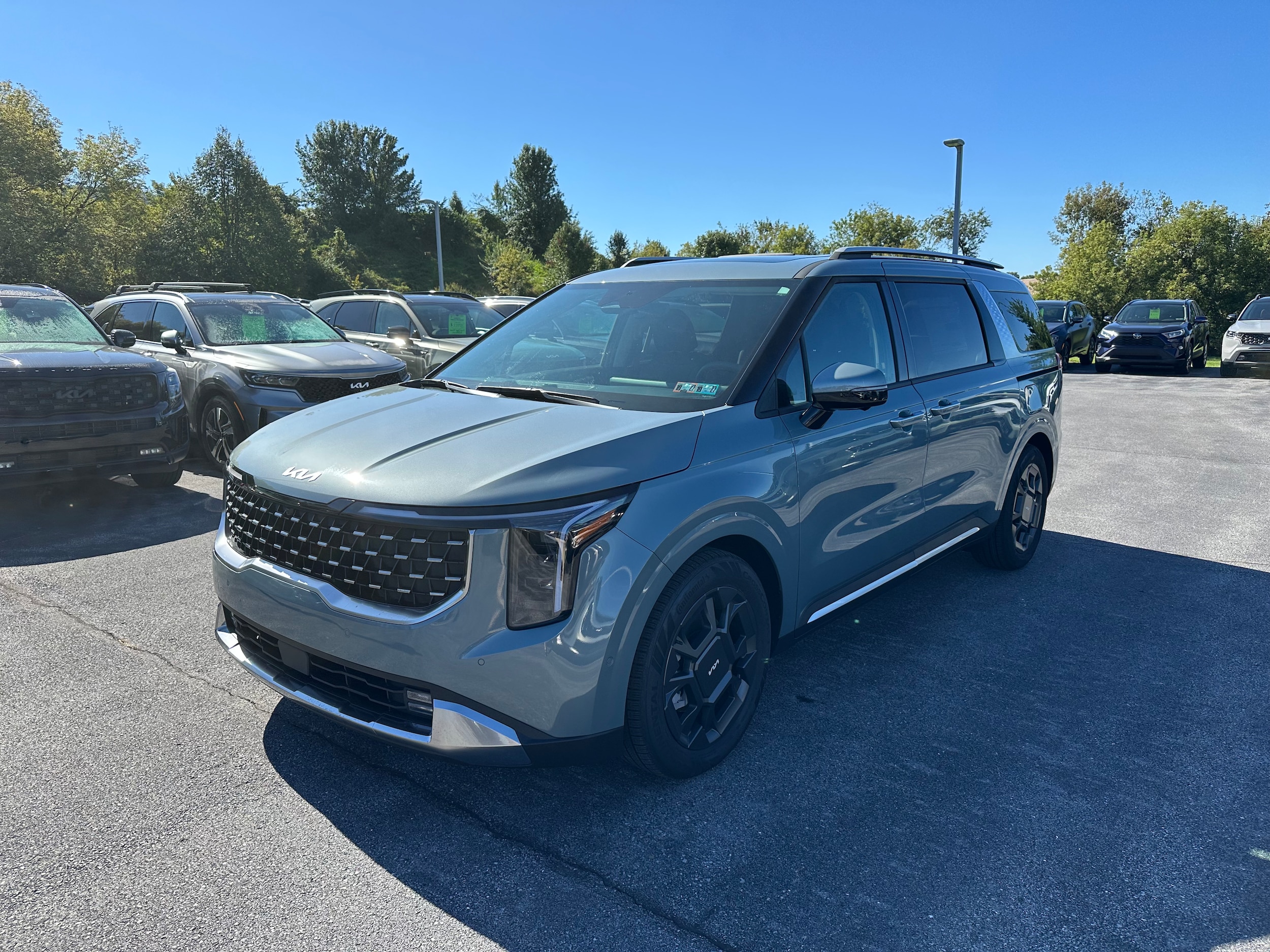 2027 Kia Carnival SX