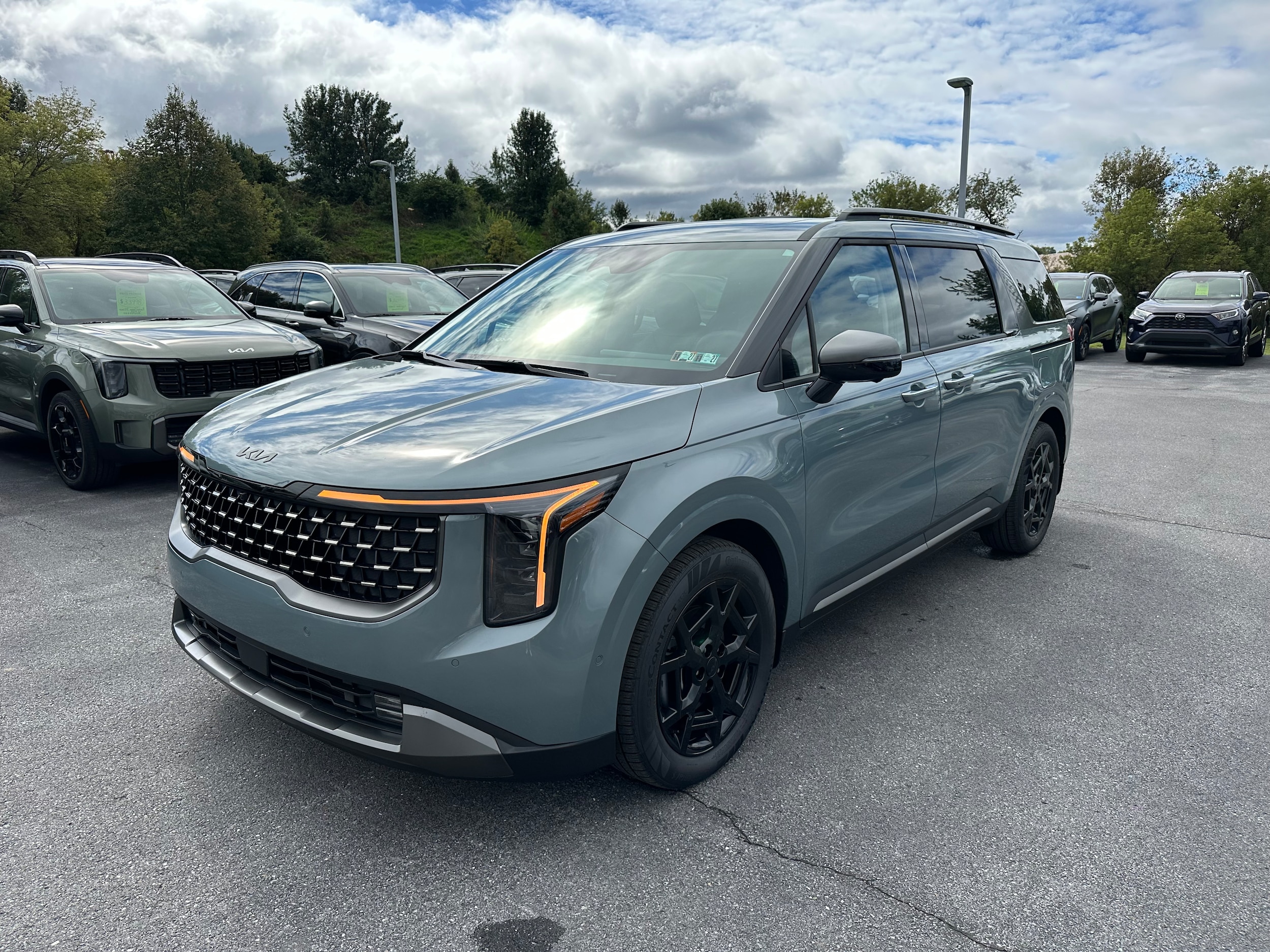 2027 Kia Carnival SX