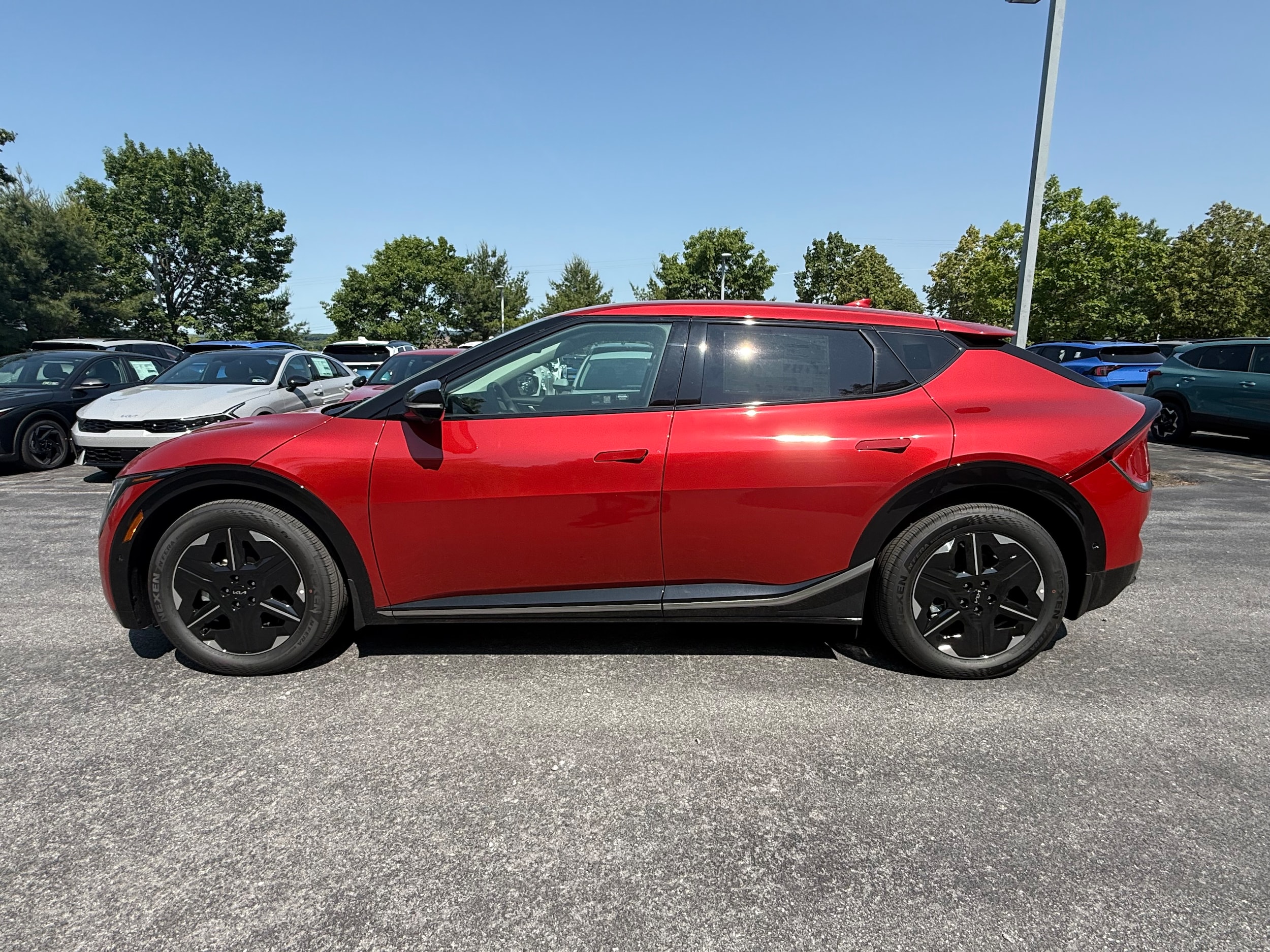 2025 Kia EV6 Wind - Photo 8