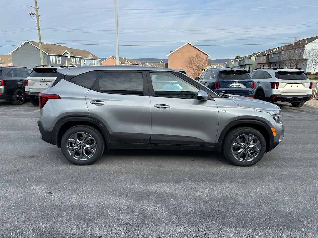 New 2026 Kia Seltos LX SUV